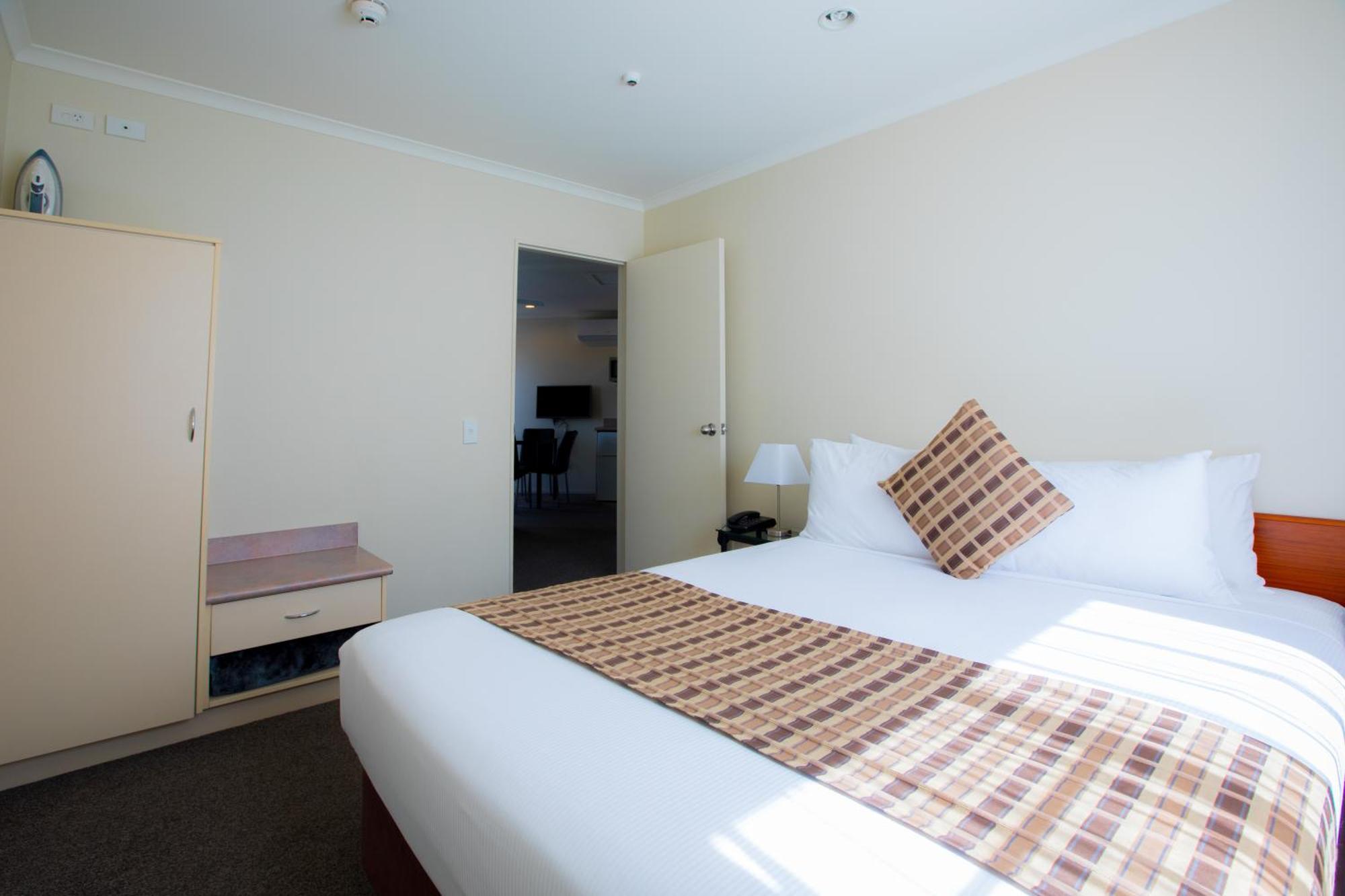 Bks Pioneer Motel Auckland Room photo