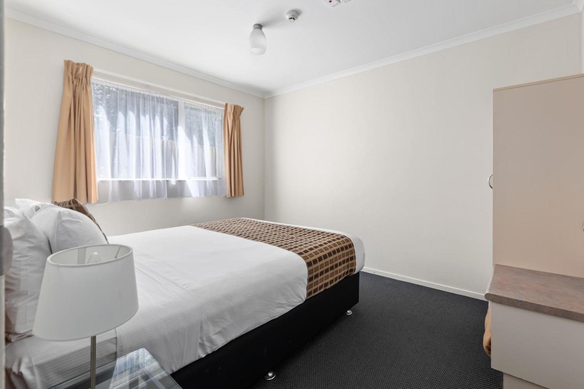 Bks Pioneer Motel Auckland Room photo