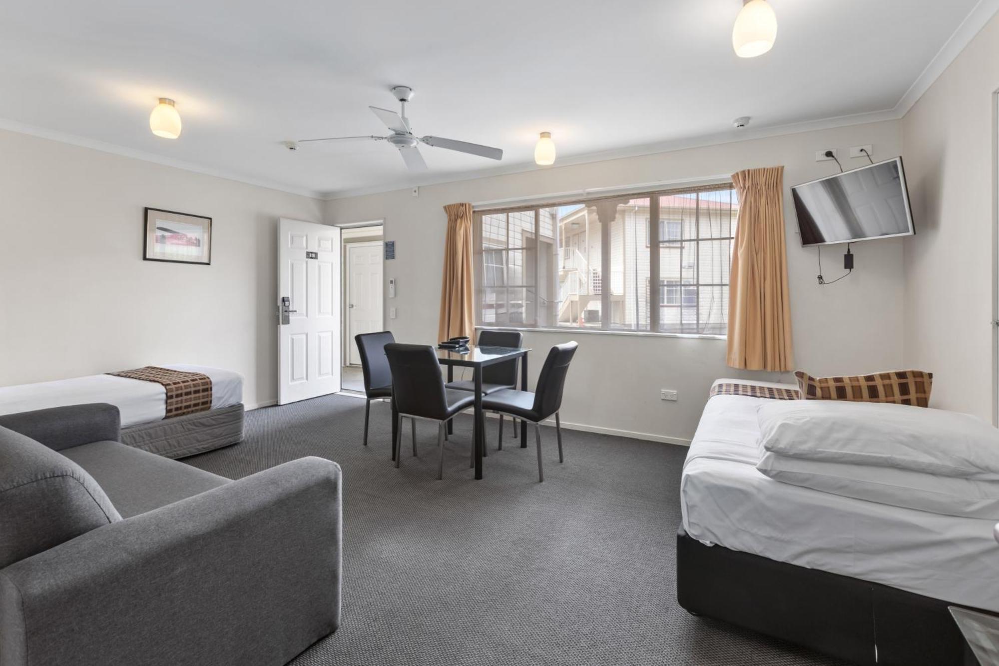 Bks Pioneer Motel Auckland Room photo